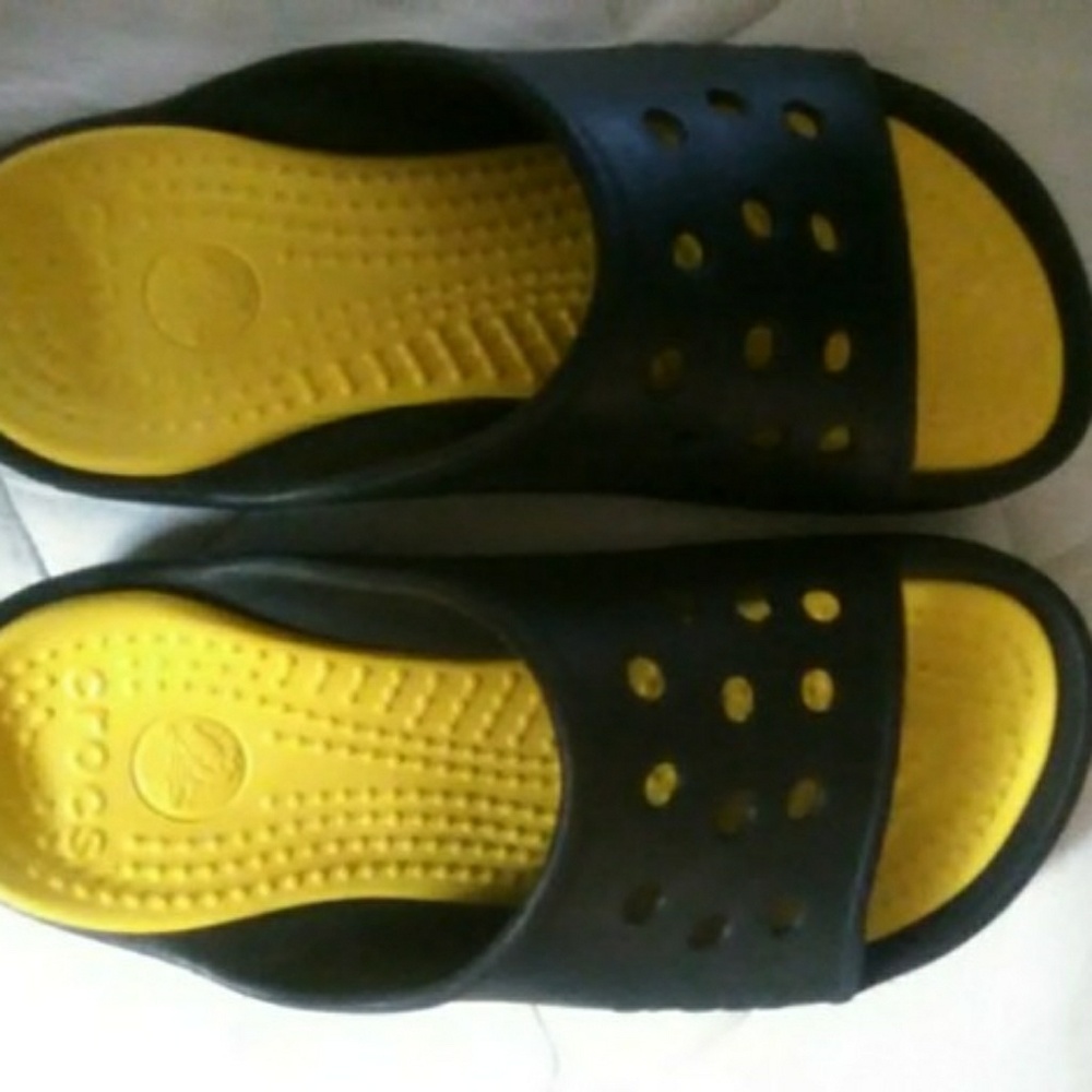 CROCS SLIDES